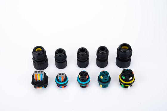 32A 250VAC IP68 connettore a due vie impermeabile 6 - 12mm Dia Wire Cable Connector