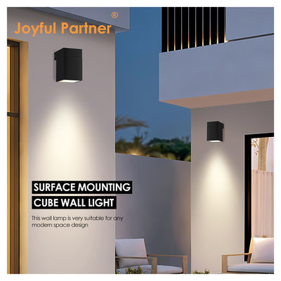 Lampade per pareti esterne LED Antirrugine In alluminio IP65 6000K Bianco e nero Colore di alloggiamento OEM Design