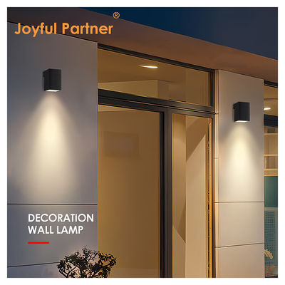 Lampade per pareti esterne LED Antirrugine In alluminio IP65 6000K Bianco e nero Colore di alloggiamento OEM Design